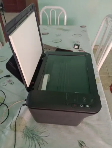 Impressora HP 2050 (com manual e cabos)
