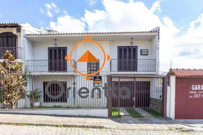 Imobiliária Orientta ALUGA Excelente Casa/Sobrado com 3 dormitórios 3 vagas no b