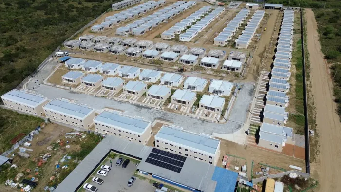Casas com possibilidade de ampliação em condomínio fechado, em Caruaru