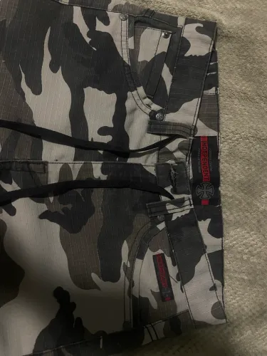Bermuda Cargo Camuflada Independent - Masculina, Estilo Streetwear