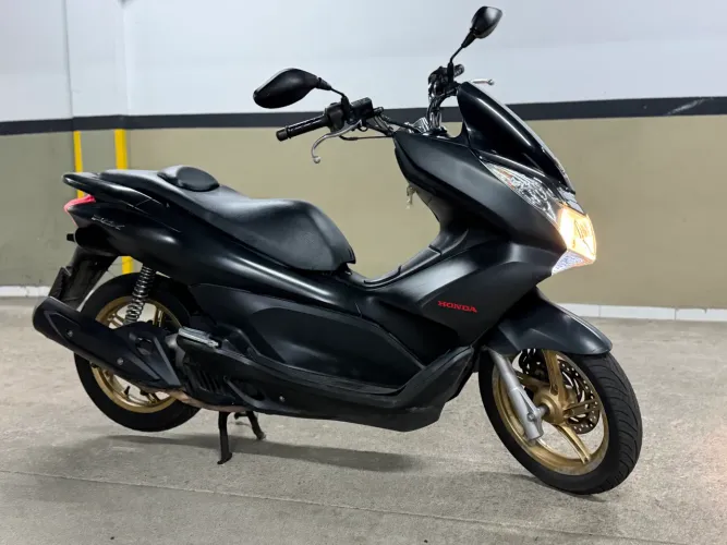 Honda pcx 150 muito conservada 