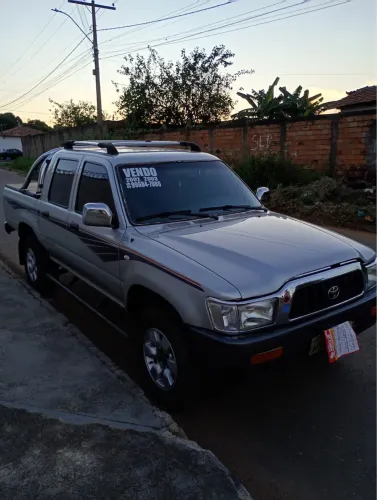 Toyota Hilux CD DX 4X2 3.0 8V 90cv Diesel 2003