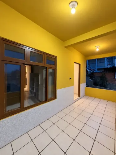 Alugo casa ANUAL na Barra da Lagoa