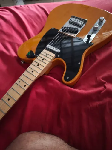 Vendo guitarra squier afinity p/ canhoto
