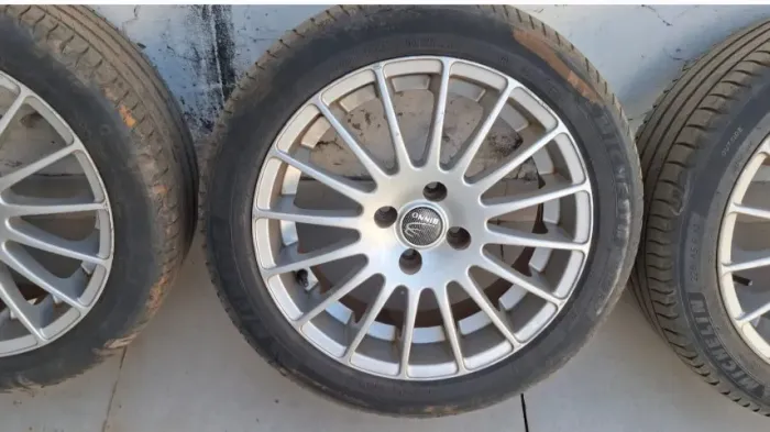 Conjunto de quatro rodas para Ford Focus com pneus Michellin Primacy 4 Aro 17 225/45 r 17 