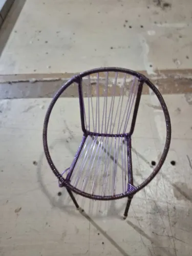 Mini cadeira de ferro 