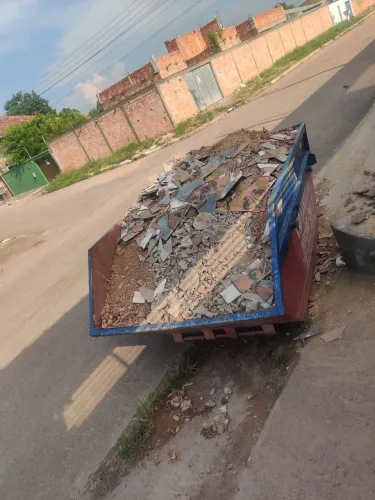 Vendo caçamba com 6 metros entulho cascalho