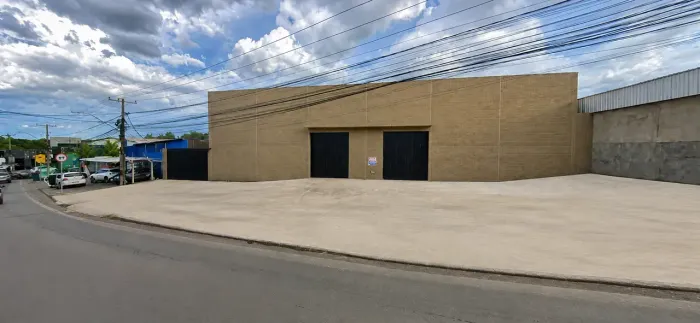 Ponto Comercial Av.C/ Intenso Movimento - 860m² de Área Coberta/Área Total 1.666-Tijucal-C