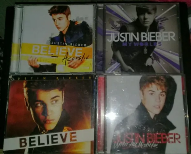 17 fotos card de Justin Bieber +5 CDs originais. 