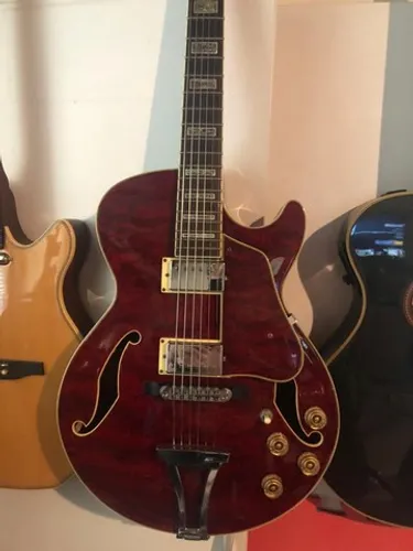 Guitarra Semi-Acústica Ibanez AG-85-TRD, em excepcional estado.