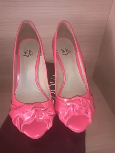 Sapato de salto meia- pata rosa