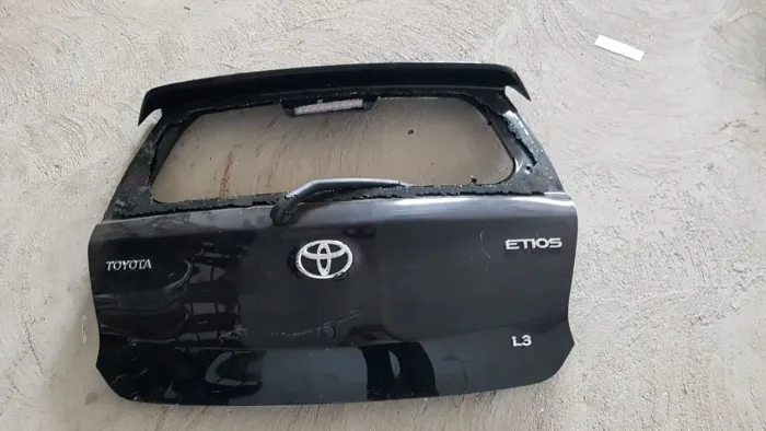 Toyota Etios Hatch ano 2015 a 2020 tampa traseira