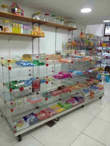 Móvel expositor em vidro