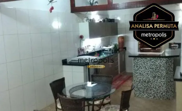 Sobrado à venda, 300 m² por R$ 631.000,00 - Jardim Dom Henrique - Botucatu/SP