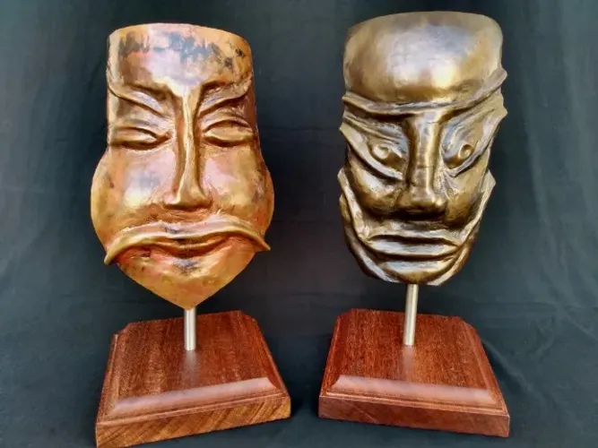 Escultura Em Latão E Cobre União Das Raças