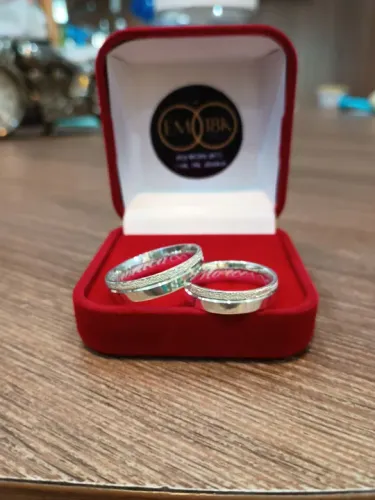 Alianças em Prata - o par com Gravação dos Nomes dentro, caixinha 