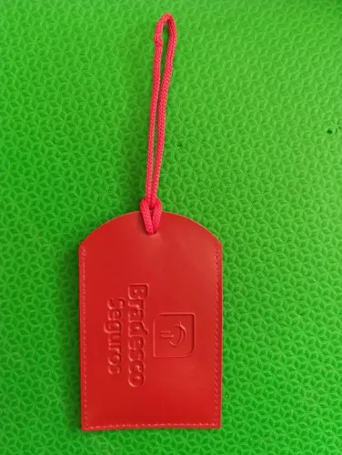 Tag de mala vermelho, medidas 10x7cm
