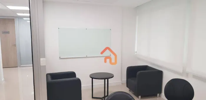 Sala Comercial com 300cm²para venda no Centro, Niterói-RJ