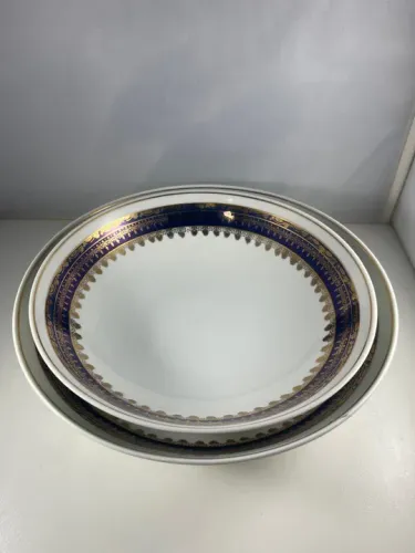 Jogo de tigelas de porcelana com detalhes em dourado