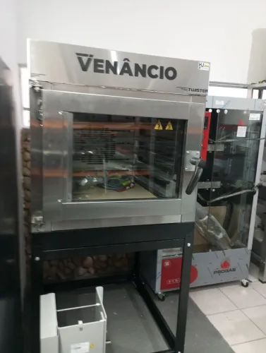 NZ. Forno turbo a gás 5 assadeiras Venâncio 
