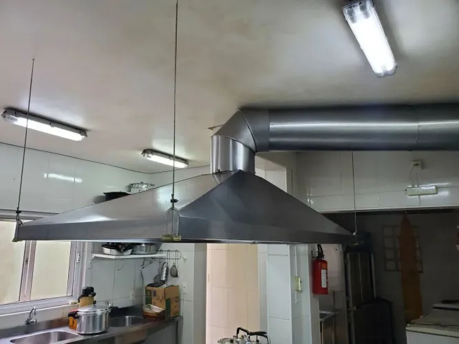 coifas,tubulação,exaustores.Fabricaçao sobre medida!.