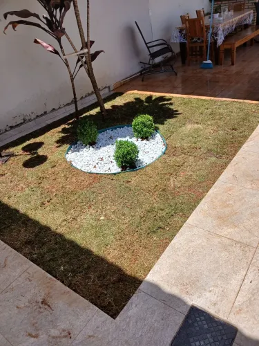 Jardineiro em geral corte plantação de grama manutenção de jardim paisagismo