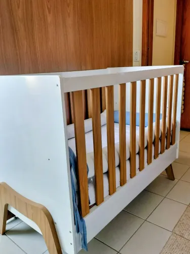 Vendo Berço 5 em 1 (Berço Cama escrivaninha mesinha...)