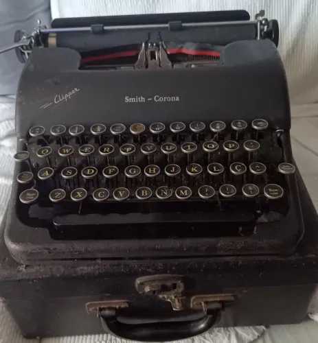 Máquina de Escrever Smith Corona Clipper Antiga - Decoração
