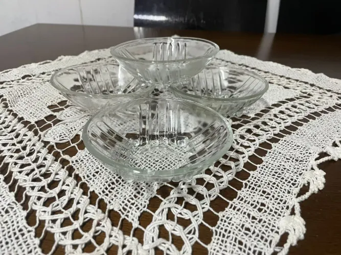 Jogo de 4 Tigelas de Vidro Transparente