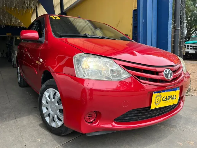 Toyota Etios XS 1.3 Flex 16V 5P Mec. 2013