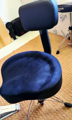 Banco / Assento / Throne Profissional para Bateria Hezaru - Com Encosto e Ajuste de Altura