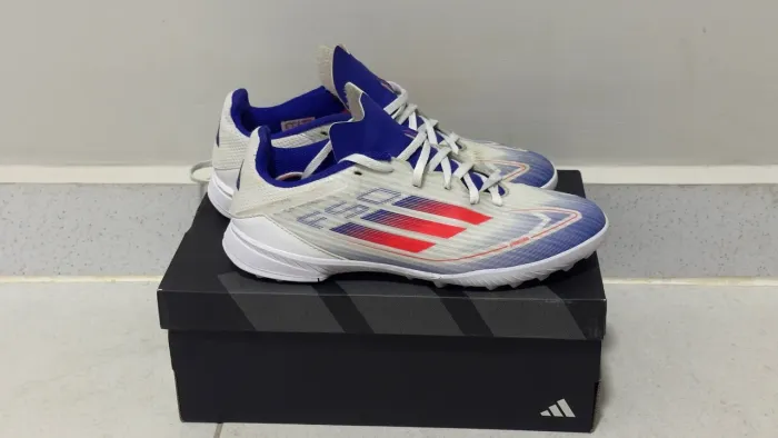 Chuteiras Adidas F50 - Tamanho 35