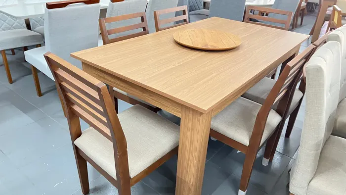 Mesa resistente de madeira pronta entrega 