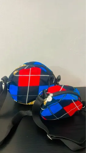 Kit 2 Bolsa redonda de lado azul e vermelha de alça de lado