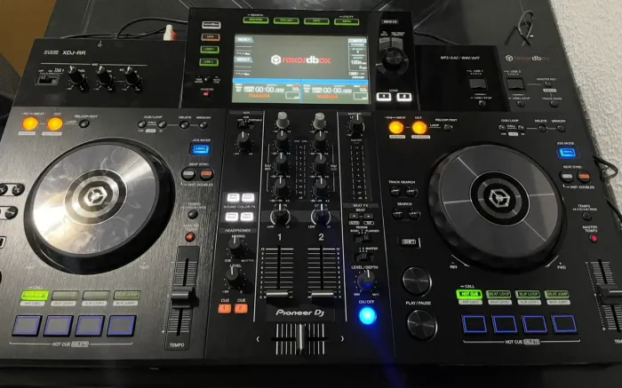 VENDO XDJ RR COM CASE E CABOS