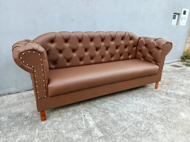 Sofá Clássico Chesterfield