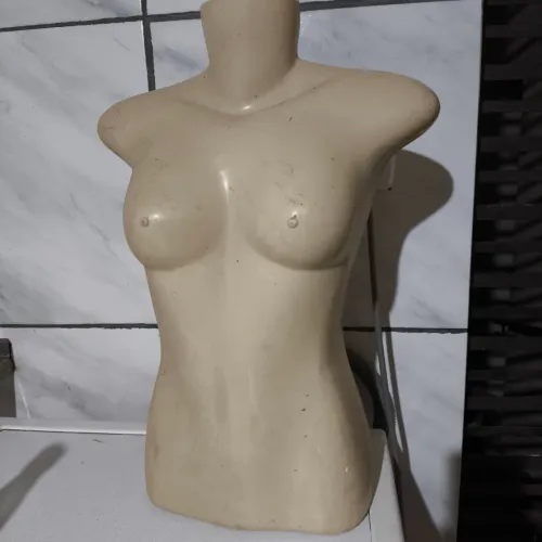 Vendo manequim fem