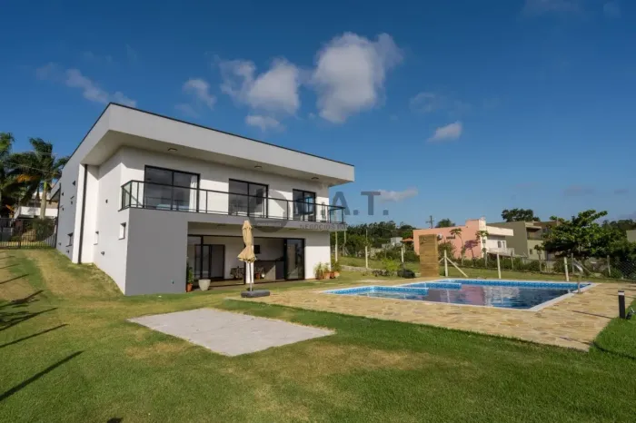 Casa em Condomínio em Alambari-SP, Fazenda Floresta: 4 Quartos, 1 Suíte, 3 Salas, 5 Banhei