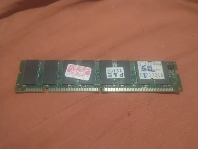 Memória RAM 128MB PC133