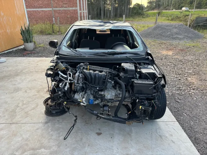 Sucata em peças Kia Cerato 