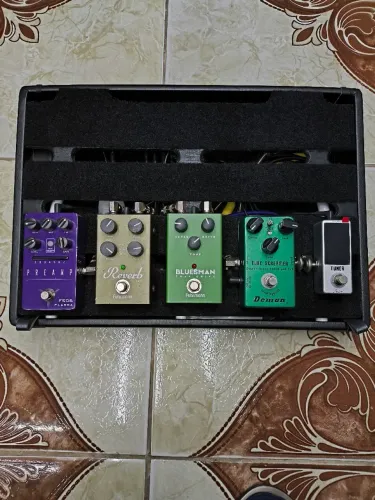Pedalboard 5 pedais mais fonte