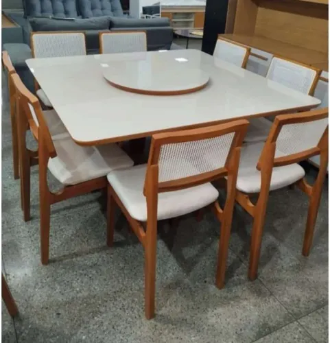 Mesa de Jantar Quadrada com Tampo Giratório e Cadeiras em madeira
