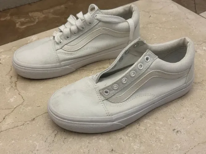TÊNIS VANS OLD SKOOL BRANCO - TAMANHO 35
