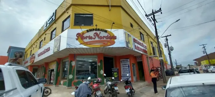 Aluga salas comerciais na Avenida jatuarana.