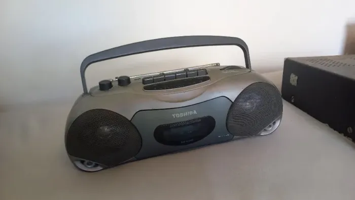 Rádio toca-fitas Toshiba RX-S125 
