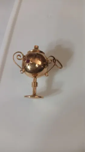 Pingente de ouro em forma de taça rosado vintage 