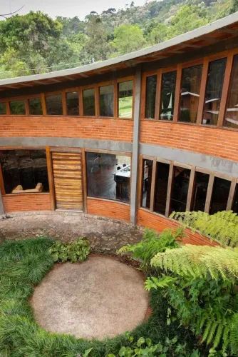 MAGNIFICO SÍTIO DE 20.000 M²<br>DELFIM MOREIRA M/G