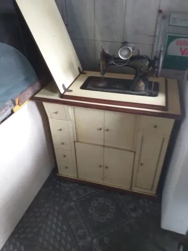 Armário Vintage com Gaveteiro e Porta de Madeira aceito troca