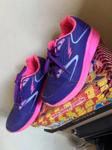 Tênis Infantil Feminino Roxo e Rosa com rodinhas 
