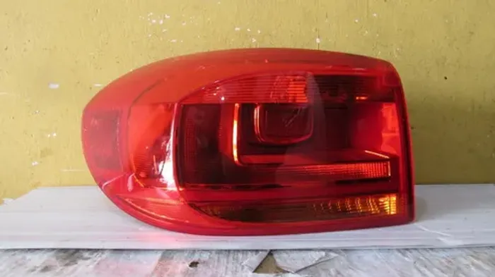 Lanterna Volkswagen Tiguan 2012 2013 2014 2015 L18120353